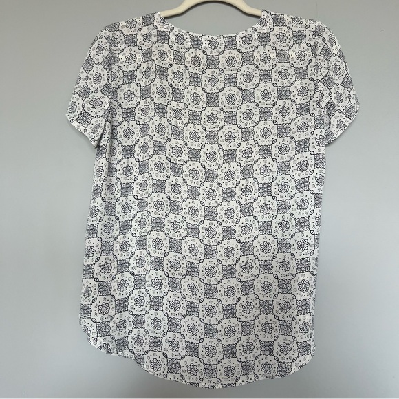 LOFT Floral Print with Gold Buttons Blouse | Navy Blue & White | Size: S | Women - Picture 2 of 8